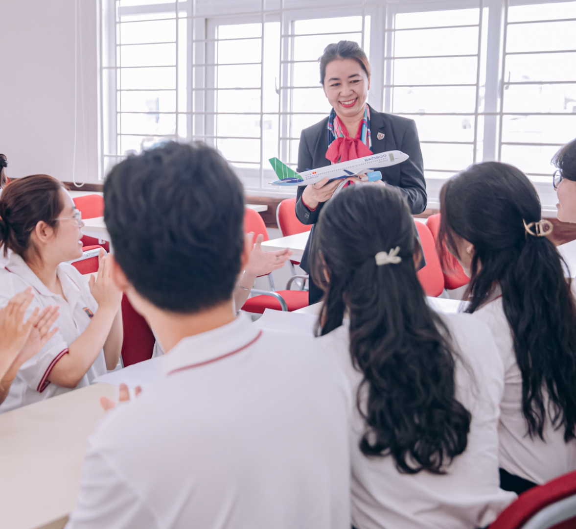 Dịch vụ thương mại hàng không